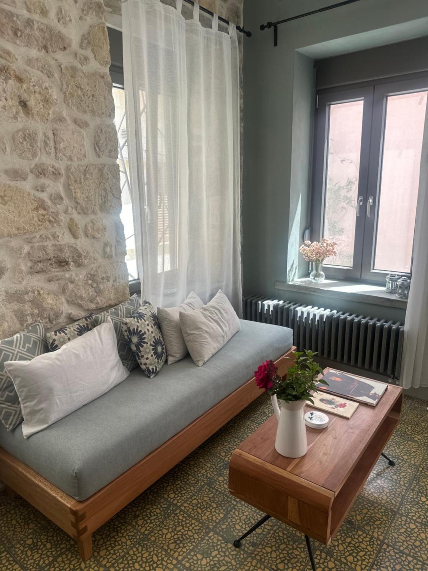 Stone Guest House In The City Heraklion  ภายนอก รูปภาพ